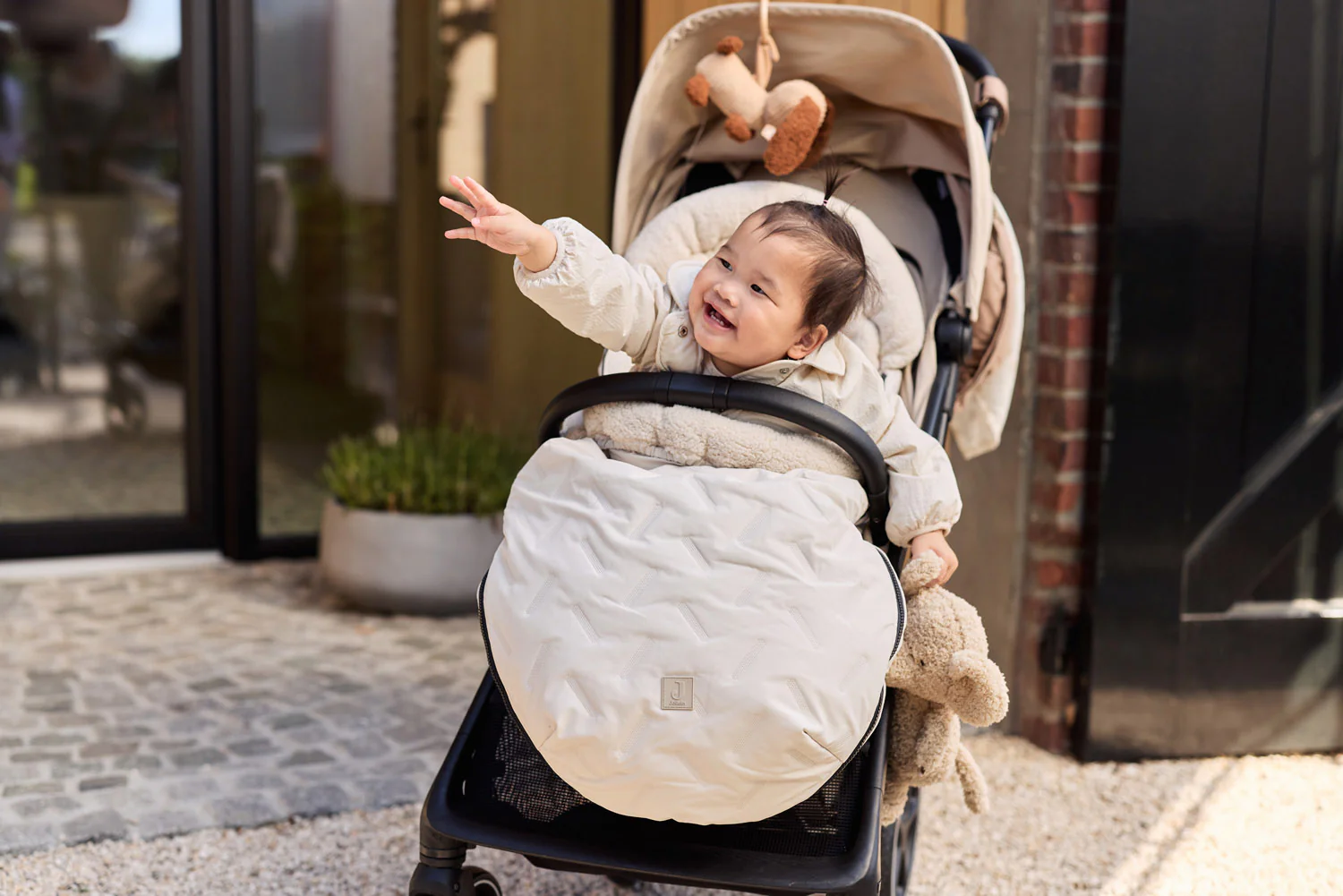 juguete sensorial colgante Animal Friends jollein - Imagen 5