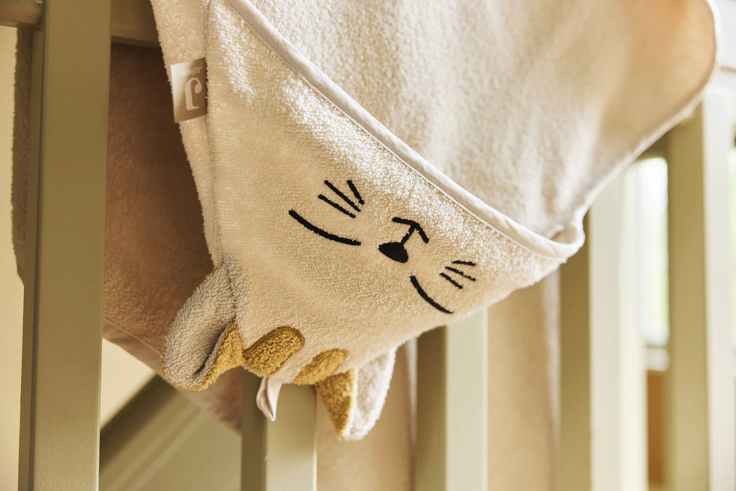 toalla de baño gatita charlie jollein - Imagen 2